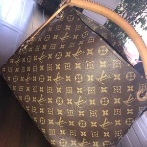 Brand new, real Louis Vuitton hand bag